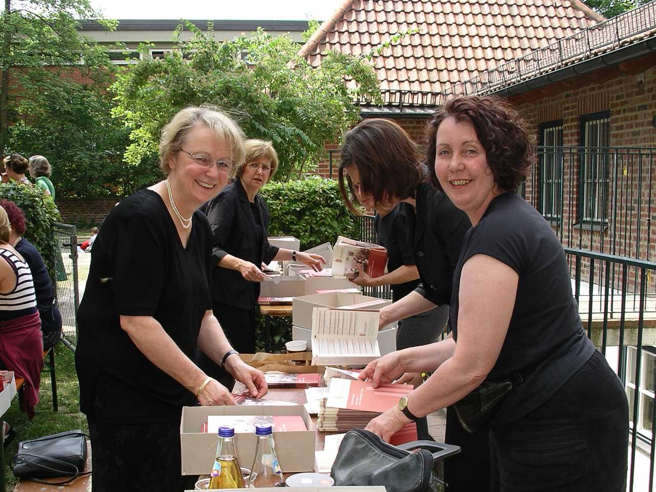 Im Kirchgarten 2005